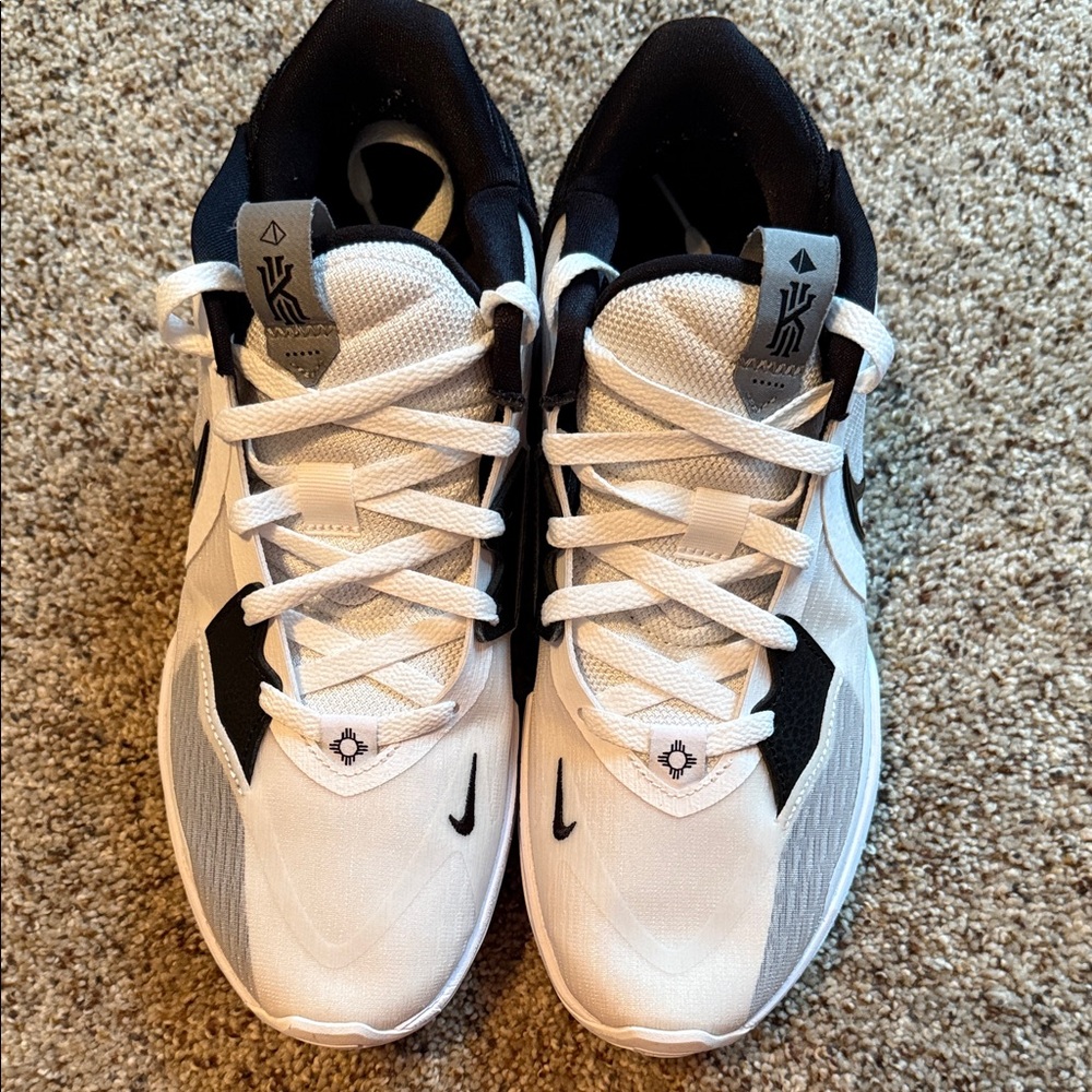 Nike Kyrie Low 5 EUC
